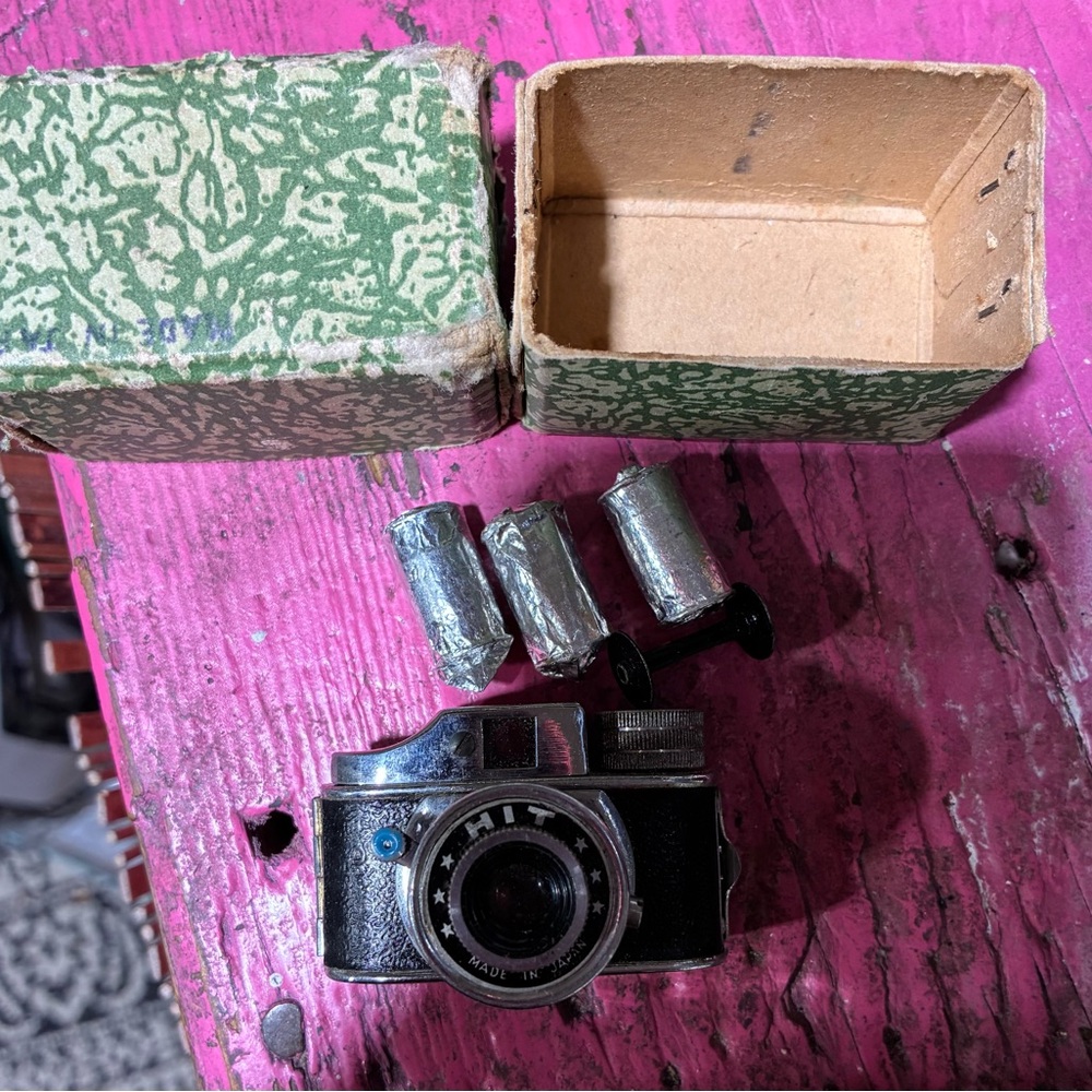1950’s vintage "Hit" miniature spy camera